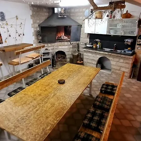 Mir Διαμέρισμα Τρογκίρ